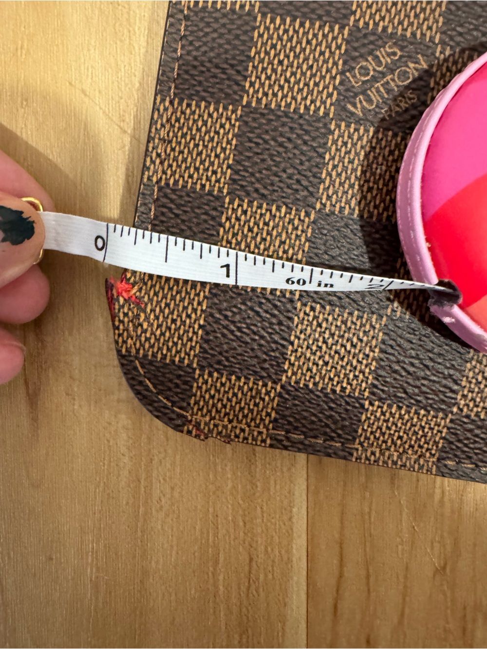 Louis Vuitton Neverfull Clutch Damier Ebene with Handle Loop and Side Rip - Picture 4 of 10